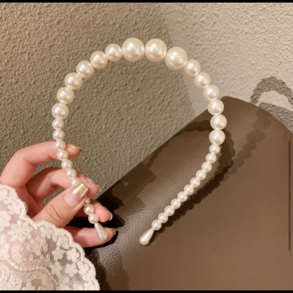 Classy Pearl Headband!